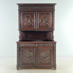 Senovinis, drožinėtas kaštono medžio bufetas 56x131x214 cm