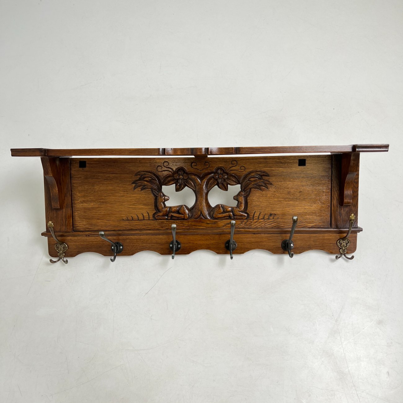 DJ0086-kabyklos-lentynos-stovai-0 Ąžuolinė sieninė kabykla 22x95x35 cm