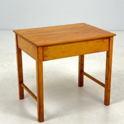 Vintažinis staliukas su stalčiumi 62x44x54 cm