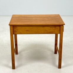 Vintažinis staliukas su stalčiumi 62x44x54 cm
