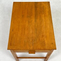 Vintažinis staliukas su stalčiumi 62x44x54 cm
