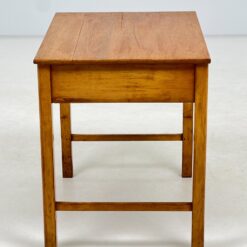 Vintažinis staliukas su stalčiumi 62x44x54 cm
