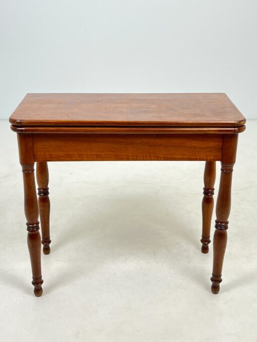 Riešutmedžio konsolinis staliukas 41,5x83x74 cm – žaidimų stalas 83x83x73 cm