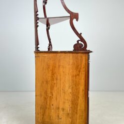 Senovinė raudonmedžio kampinė komoda 67x95x170 cm