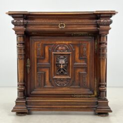 Senovinė riešutmedžio komoda 57x102x99 cm
