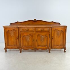 Ąžuolinė drožinėta  keturių durų ir dviejų stalčių komoda 56x218x119 cm