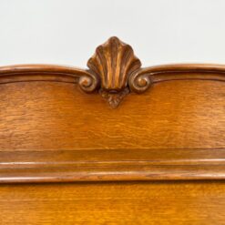 Ąžuolinė drožinėta keturių durų ir dviejų stalčių komoda 56x218x119 cm