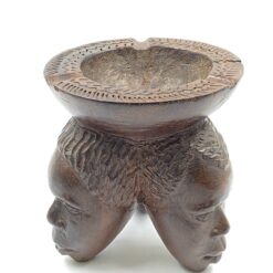 Afrikietiško stiliaus medinė peleninė 17x17x18 cm