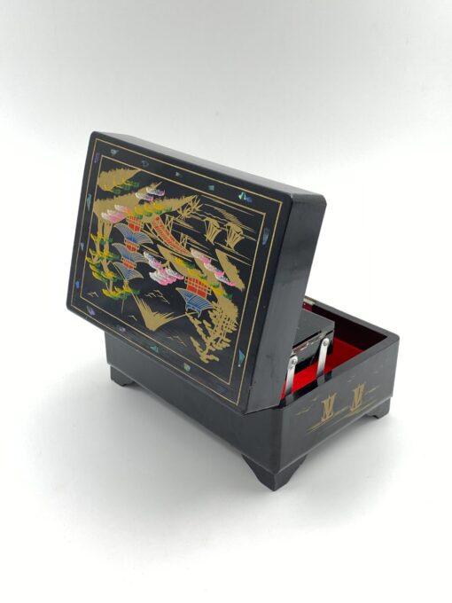 Japoniška prisukama muzikinė papuošalų dėžutė 15×21,5×11 cm