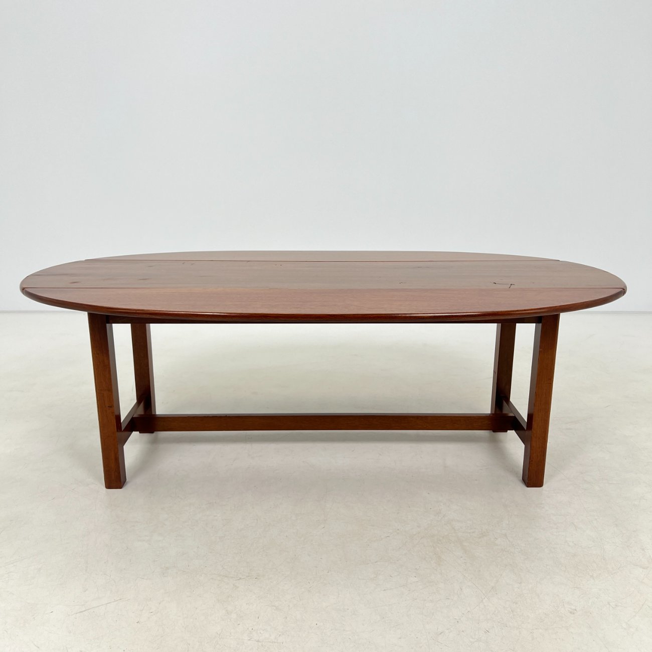 DJ0239-staliukai-0 Raudonmedžio staliukas atlenkiamais šonais 39+(2×22)x150x52 cm