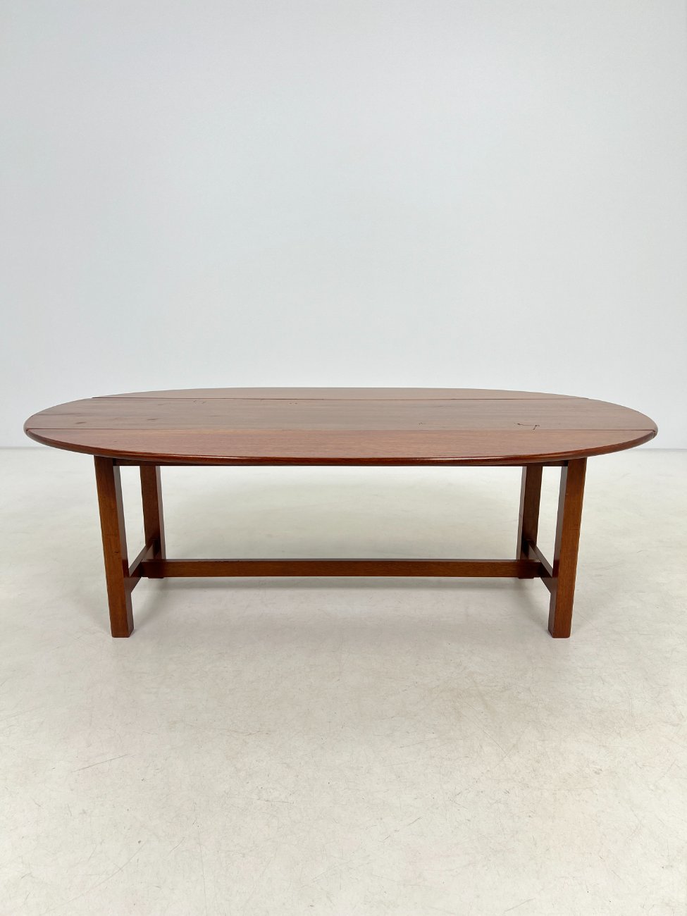 DJ0239-staliukai-1 Raudonmedžio staliukas atlenkiamais šonais 39+(2×22)x150x52 cm