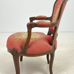 Riešutmedžio fotelis su gobelenu 64x62x83 cm, 42 cm