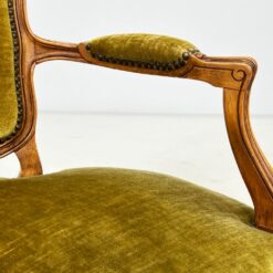 Riešutmedžio fotelis su gobelenu 64x62x86 cm, 44 cm