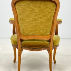 Riešutmedžio fotelis su gobelenu 64x62x86 cm, 44 cm