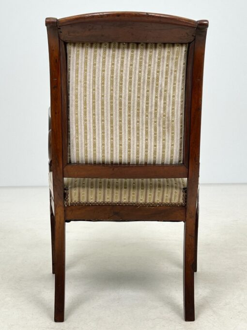 Biedermeier stiliaus raudonmedžio fotelis su gobelenu 62x57x90cm, 42 cm