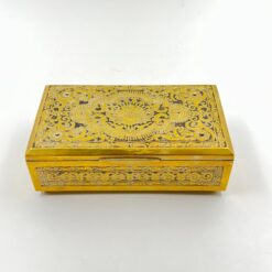 Medinė tabako dėžutė, dekoruota žalvario skarda 12,5x21x7,5 cm