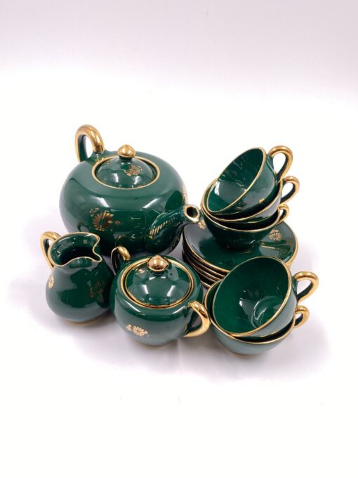 “I.C.A.P. Gualdo Tadino” keramikinis arbatos servizas 5 – iems asmenims (arbatinis (600 ml) 13x19x12 cm, cukrinė 8x12x8 cm, ąsotėlis (100 ml) 6x9x7 cm, 5 vnt. lėkštučių 11,5×11,5×1,5 cm, 5 vnt. puodelių (90 ml) 7,5x9x4 cm)