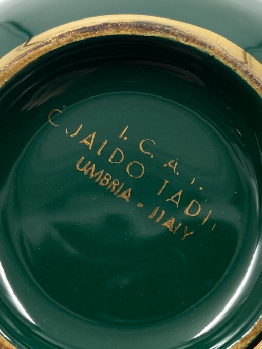 “I.C.A.P. Gualdo Tadino” keramikinis arbatos servizas 5 – iems asmenims (arbatinis (600 ml) 13x19x12 cm, cukrinė 8x12x8 cm, ąsotėlis (100 ml) 6x9x7 cm, 5 vnt. lėkštučių 11,5×11,5×1,5 cm, 5 vnt. puodelių (90 ml) 7,5x9x4 cm)