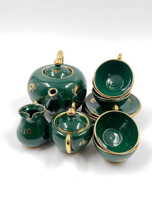 “I.C.A.P. Gualdo Tadino” keramikinis arbatos servizas 5 – iems asmenims (arbatinis (600 ml) 13x19x12 cm, cukrinė 8x12x8 cm, ąsotėlis (100 ml) 6x9x7 cm, 5 vnt. lėkštučių 11,5×11,5×1,5 cm, 5 vnt. puodelių (90 ml) 7,5x9x4 cm)