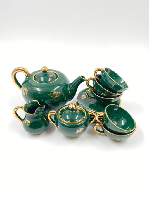 “I.C.A.P. Gualdo Tadino” keramikinis arbatos servizas 5 – iems asmenims (arbatinis (600 ml) 13x19x12 cm, cukrinė 8x12x8 cm, ąsotėlis (100 ml) 6x9x7 cm, 5 vnt. lėkštučių 11,5×11,5×1,5 cm, 5 vnt. puodelių (90 ml) 7,5x9x4 cm)