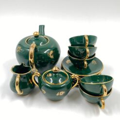 “I.C.A.P. Gualdo Tadino” keramikinis arbatos servizas 5 – iems asmenims (arbatinis (600 ml) 13x19x12 cm, cukrinė 8x12x8 cm, ąsotėlis (100 ml) 6x9x7 cm, 5 vnt. lėkštučių 11,5×11,5×1,5 cm, 5 vnt. puodelių (90 ml) 7,5x9x4 cm)