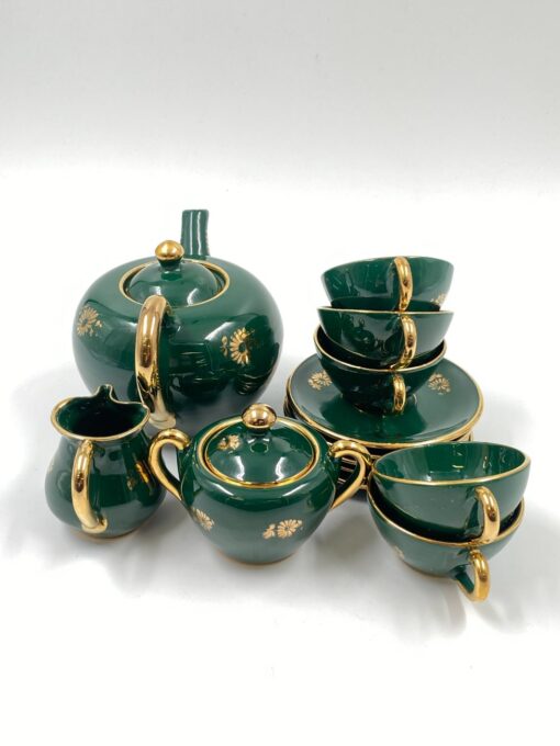 “I.C.A.P. Gualdo Tadino” keramikinis arbatos servizas 5 – iems asmenims (arbatinis (600 ml) 13x19x12 cm, cukrinė 8x12x8 cm, ąsotėlis (100 ml) 6x9x7 cm, 5 vnt. lėkštučių 11,5×11,5×1,5 cm, 5 vnt. puodelių (90 ml) 7,5x9x4 cm)