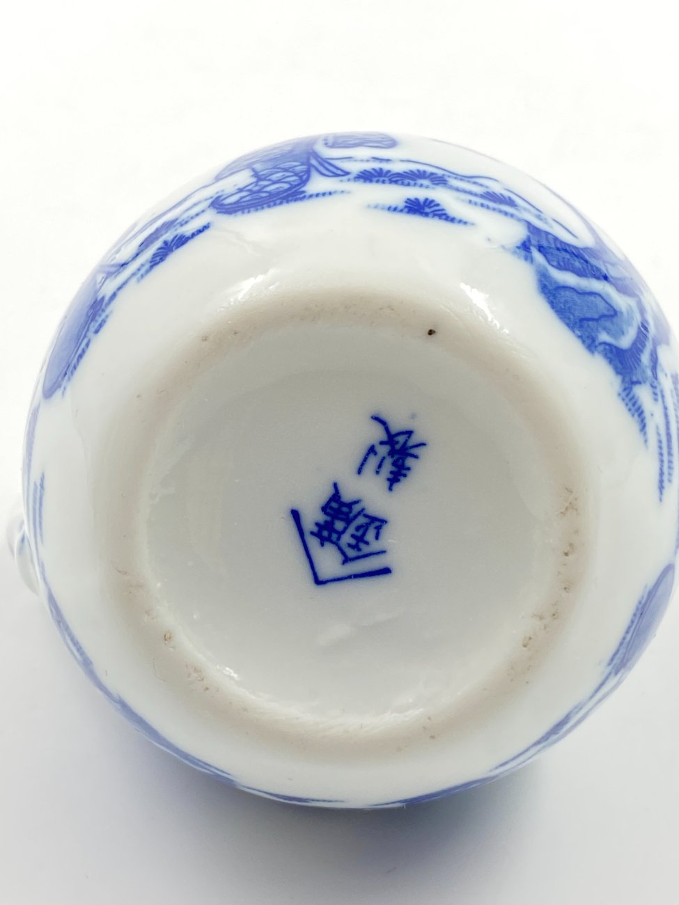 DJ0273-puodai-dubenys-asociai-11 Rytietiškas keramikinis ąsotėlis (150 ml) 7x9x9 cm