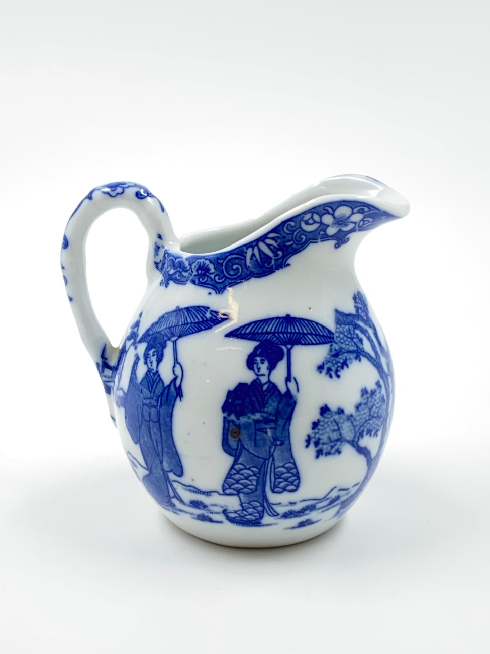 DJ0273-puodai-dubenys-asociai-5 Rytietiškas keramikinis ąsotėlis (150 ml) 7x9x9 cm