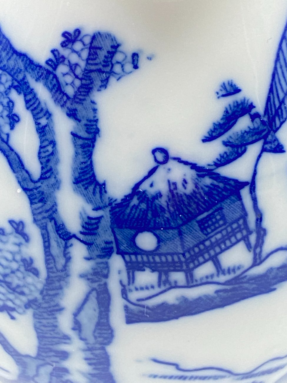 DJ0273-puodai-dubenys-asociai-7 Rytietiškas keramikinis ąsotėlis (150 ml) 7x9x9 cm