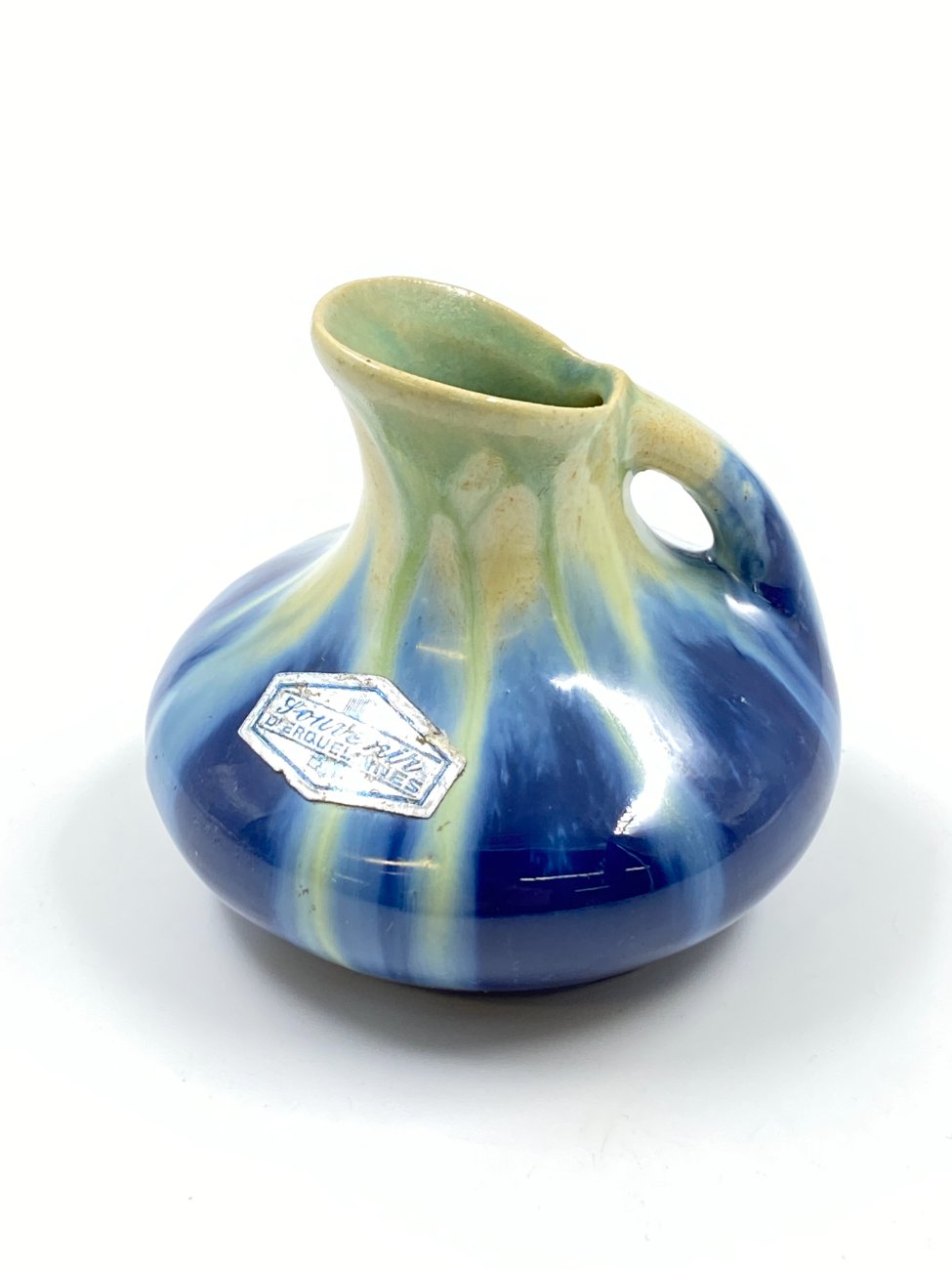 DJ0309-puodai-dubenys-asociai-4 Keramikinis “Faiencerie Thulin” ąsotėlis (150 ml) 9x9x8 cm