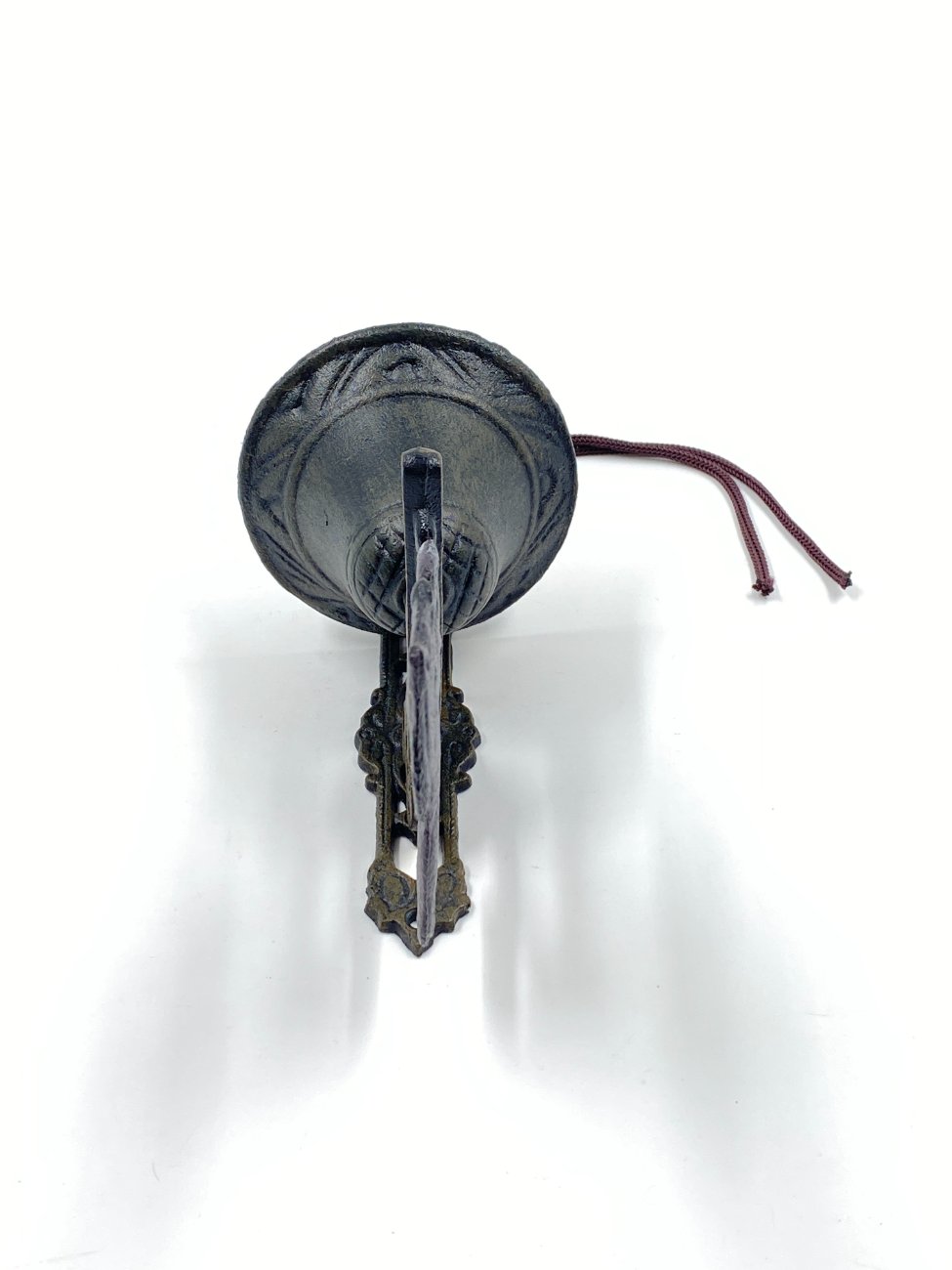 HM0423-interjero-ir-apdailos-detales-5 Ketaus sieninis varpas “Žirgas” 13x10x47 cm