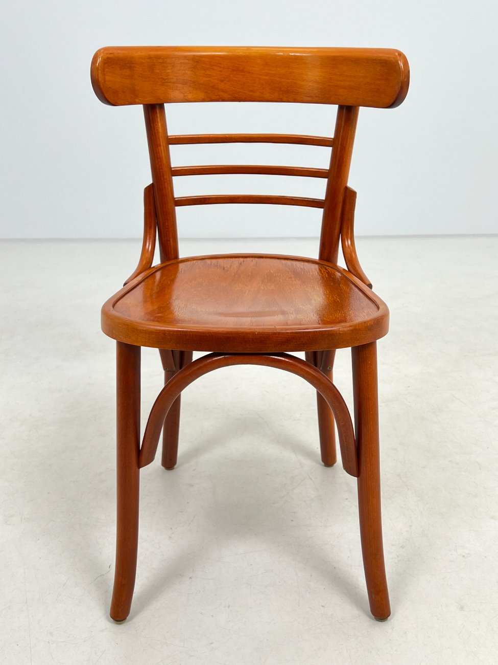 HM0460-kedes-1 Thonet stiliaus medinė kėdė 43x47x79 cm, 46 cm