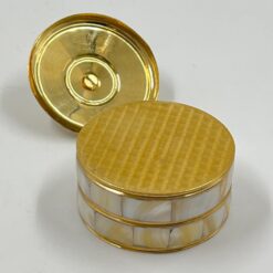 Žalvarinė dėžutė su perlamutru 7x7x6 cm
