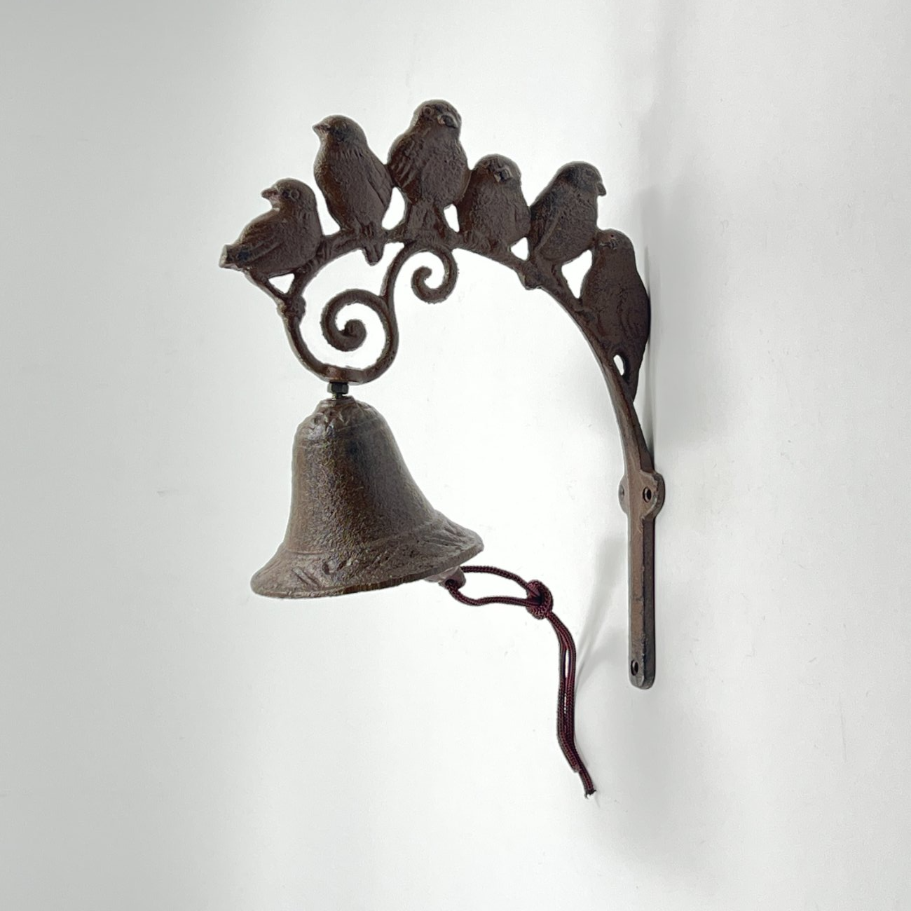 HM0473-interjero-ir-apdailos-detales-0 Sieninis varpas iš ketaus “Paukščiai” 19×9,5×41 cm