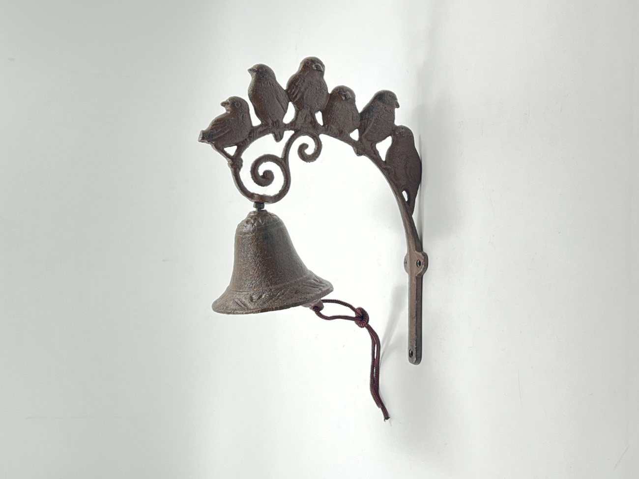 HM0473-interjero-ir-apdailos-detales-1 Sieninis varpas iš ketaus “Paukščiai” 19×9,5×41 cm