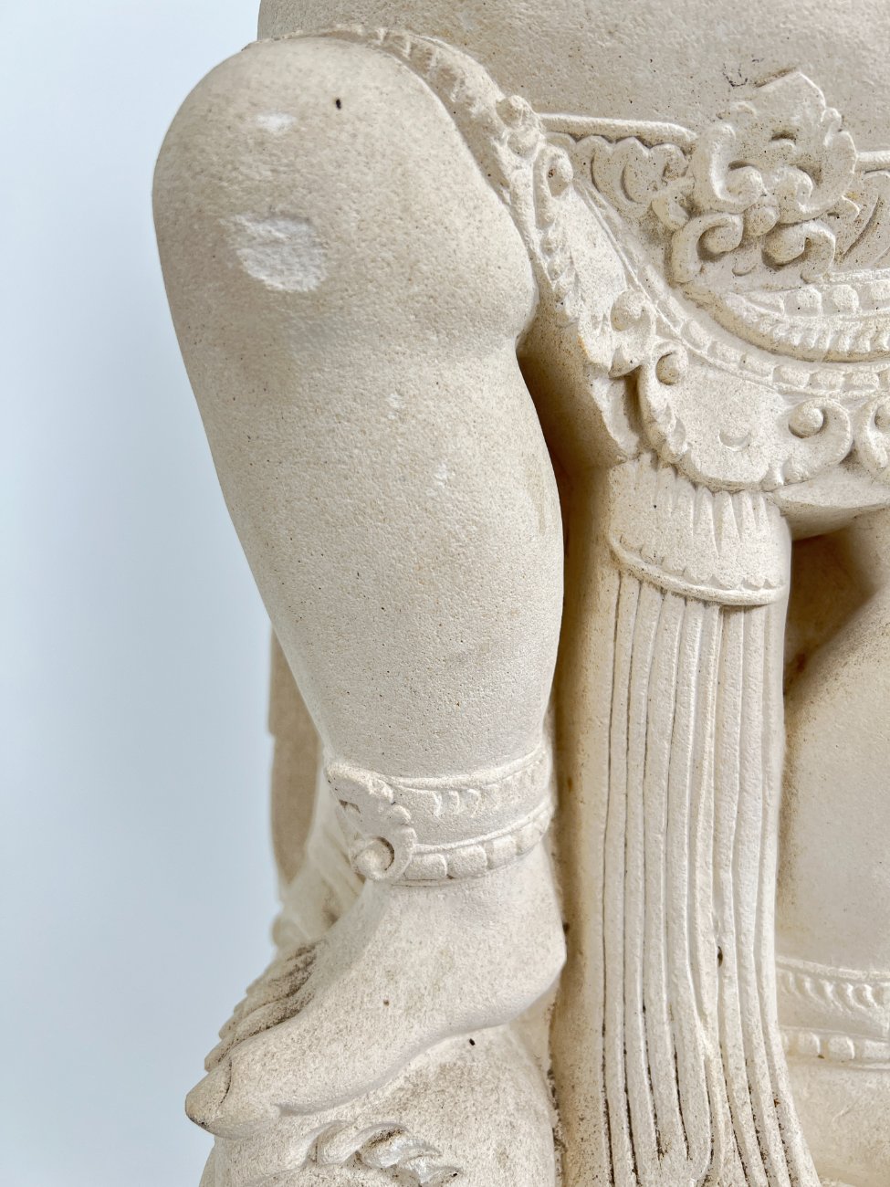 HM0489-kitokios-skulpturos-6 Rytietiška betoninė statula 21x22x127 cm