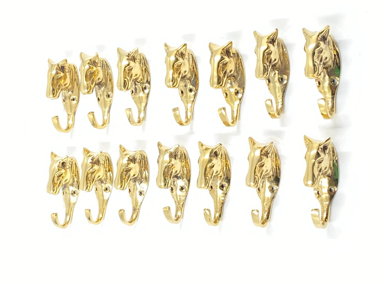 HM0506-kabyklos-lentynos-stovai-10 Žalvarinis kabliukas “Žirgas” 4x3x8,5 cm