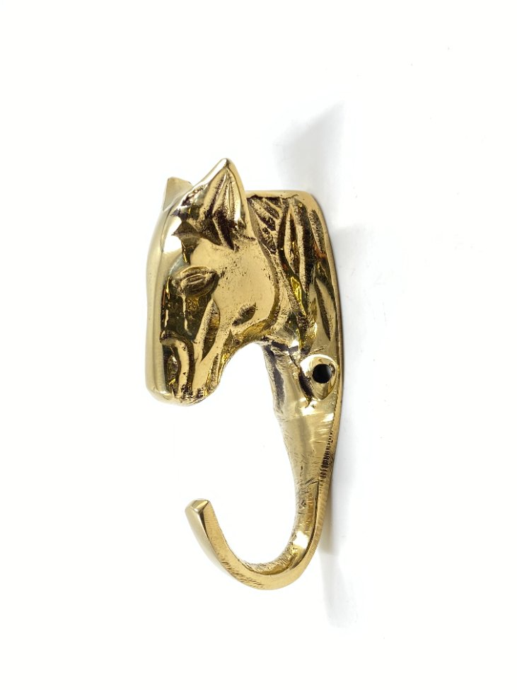 HM0506-kabyklos-lentynos-stovai-2 Žalvarinis kabliukas “Žirgas” 4x3x8,5 cm