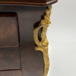 Medinė spintelė su žalvario detalėmis 26,5x33x32 cm