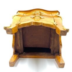 Medinė spintelė su žalvario detalėmis 25x34x32 cm