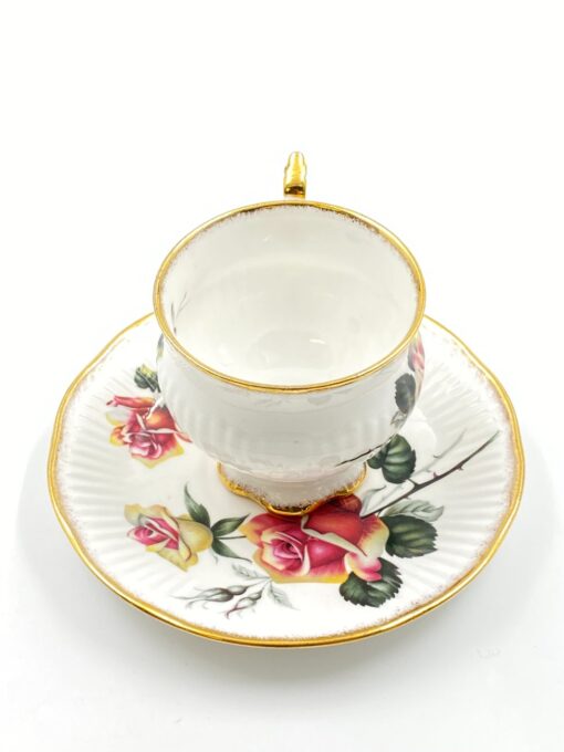 Porcelianinis “Elizabethan” puodelis (190 ml) 8x11x8 cm su lėkštute 14,5×14,5×2 cm