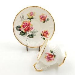 Porcelianinis “Elizabethan” puodelis (190 ml) 8x11x8 cm su lėkštute 14,5×14,5×2 cm