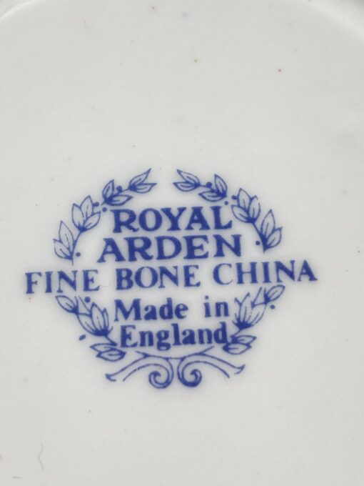 Porcelianinis “Royal Arden” puodelis (150 ml) 7×8,5×9 cm su lėkštute 13x13x2 cm