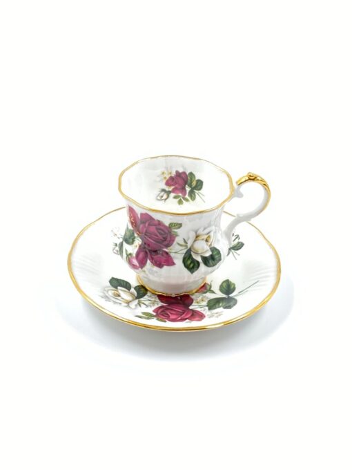 Porcelianinis “Elizabethan” puodelis (200 ml) 8x11x9 cm su lėkštute 14,5×14,5×2 cm