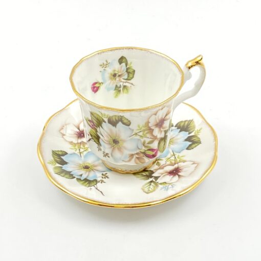Porcelianinis “Elizabethan” puodelis (150 ml) 7,5×9,5×7,5 cm su lėkštute 13x13x2 cm