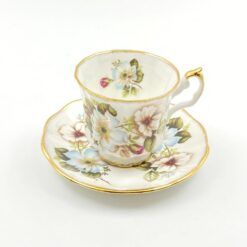 Porcelianinis “Elizabethan” puodelis (150 ml) 7,5×9,5×7,5 cm su lėkštute 13x13x2 cm