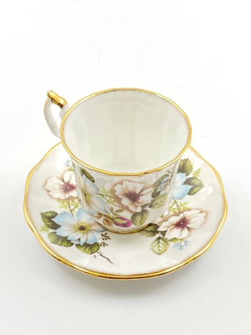 Porcelianinis “Elizabethan” puodelis (150 ml) 7,5×9,5×7,5 cm su lėkštute 13x13x2 cm