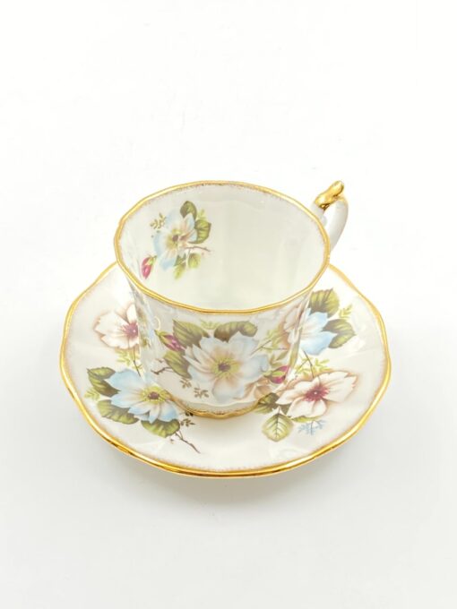 Porcelianinis “Elizabethan” puodelis (150 ml) 7,5×9,5×7,5 cm su lėkštute 13x13x2 cm