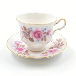 Porcelianinis “Queen Anne” puodelis (200 ml) 8,5x11x8 cm su lėkštute 14x14x2 cm