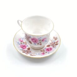 Porcelianinis “Queen Anne” puodelis (200 ml) 8,5x11x8 cm su lėkštute 14x14x2 cm